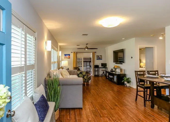 The Texas Bluebonnet - Metro Houston Luxury Home