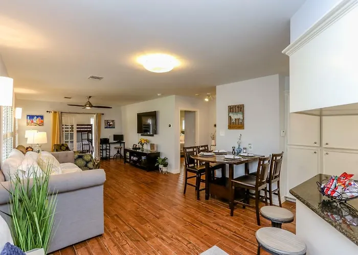 The Texas Bluebonnet - Metro Houston Luxury Home
